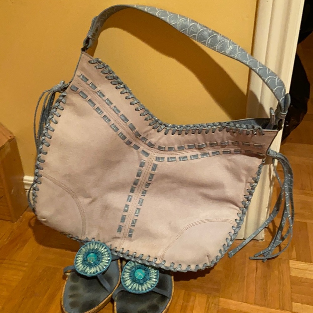 Blue beach cork shoes & blue boho suede-denim bag